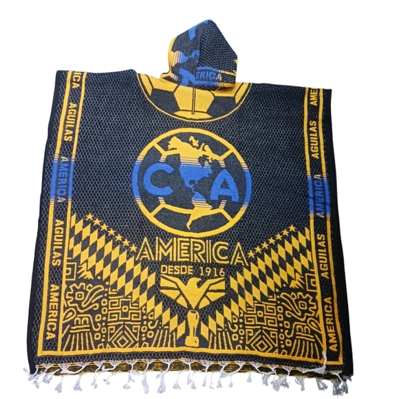 Club America Hooded Poncho with Eagle On Front And Club Logo On Back - Picture 4 of 8
